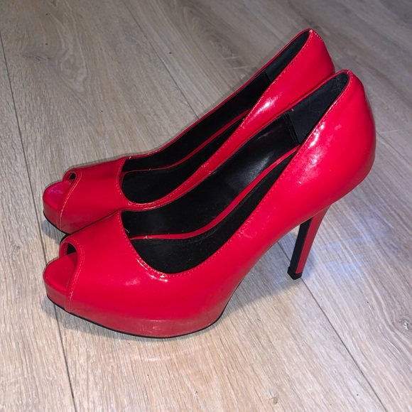 Qupid red patent faux leather open toe heels - Picture 1 of 8
